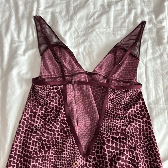 Vintage Slip Victoria's Secret Very Sexy Slip Nightgown size S, Low V back, Y2K - Picture 17 of 17